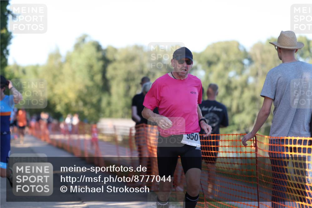 07.09.2025 - 19. Norderstedt Triathlon Michael Strokosch http://msf.ph/oto/8777044 07.09.2025 16:49:32 Laufen 425, 878, 950 meine-sportfotos.de
