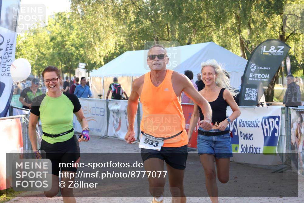 07.09.2025 - 19. Norderstedt Triathlon Zöllner http://msf.ph/oto/8777077 07.09.2025 17:12:49 Ziel 933, 1557 meine-sportfotos.de
