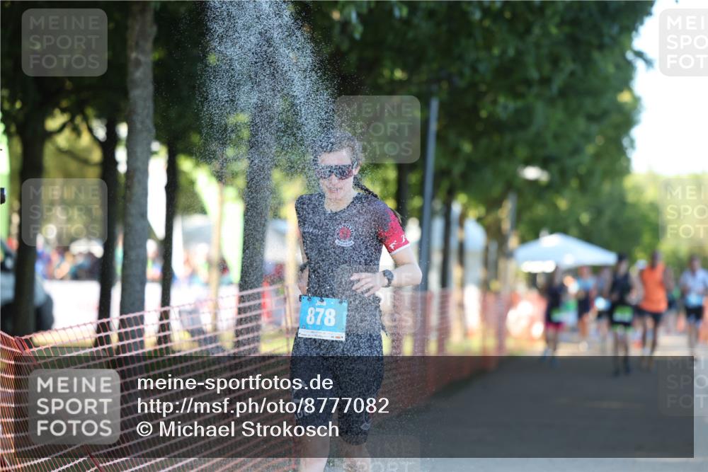 07.09.2025 - 19. Norderstedt Triathlon Michael Strokosch http://msf.ph/oto/8777082 07.09.2025 16:49:36 Laufen 425, 878, 933, 1096 meine-sportfotos.de