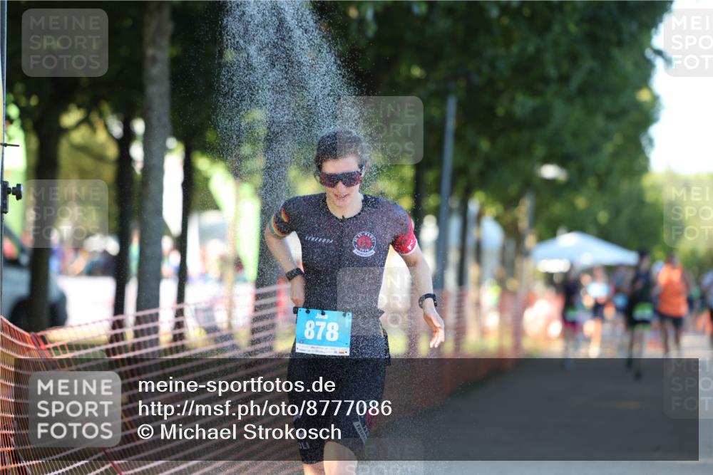 07.09.2025 - 19. Norderstedt Triathlon Michael Strokosch http://msf.ph/oto/8777086 07.09.2025 16:49:36 Laufen 425, 878, 933, 1096 meine-sportfotos.de
