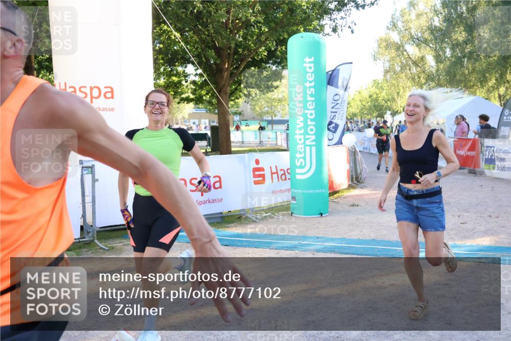 07.09.2025 - 19. Norderstedt Triathlon Zöllner http://msf.ph/oto/8777102 07.09.2025 17:12:51 Ziel 454, 933 meine-sportfotos.de