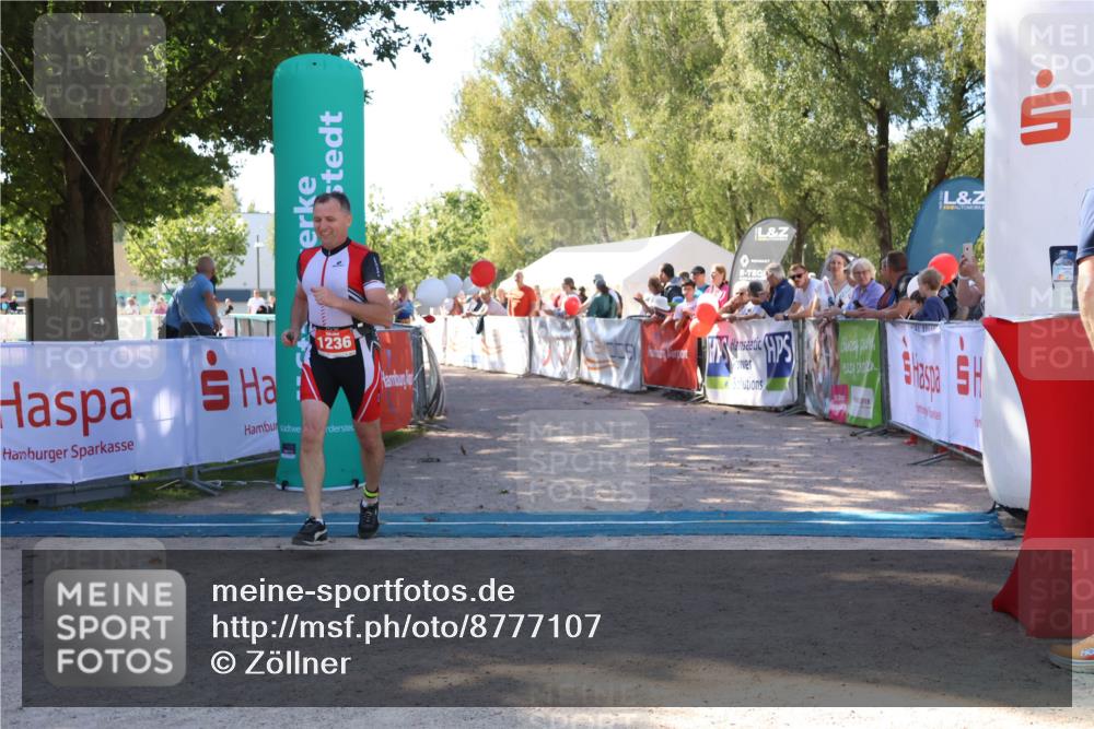 07.09.2025 - 19. Norderstedt Triathlon Zöllner http://msf.ph/oto/8777107 07.09.2025 12:08:47 Ziel 1167, 1210, 1236 meine-sportfotos.de