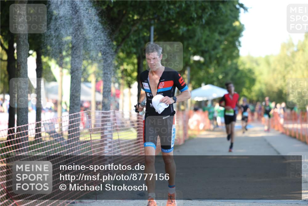 07.09.2025 - 19. Norderstedt Triathlon Michael Strokosch http://msf.ph/oto/8777156 07.09.2025 16:49:50 Laufen 376, 883, 1417, 1585, 1607 meine-sportfotos.de