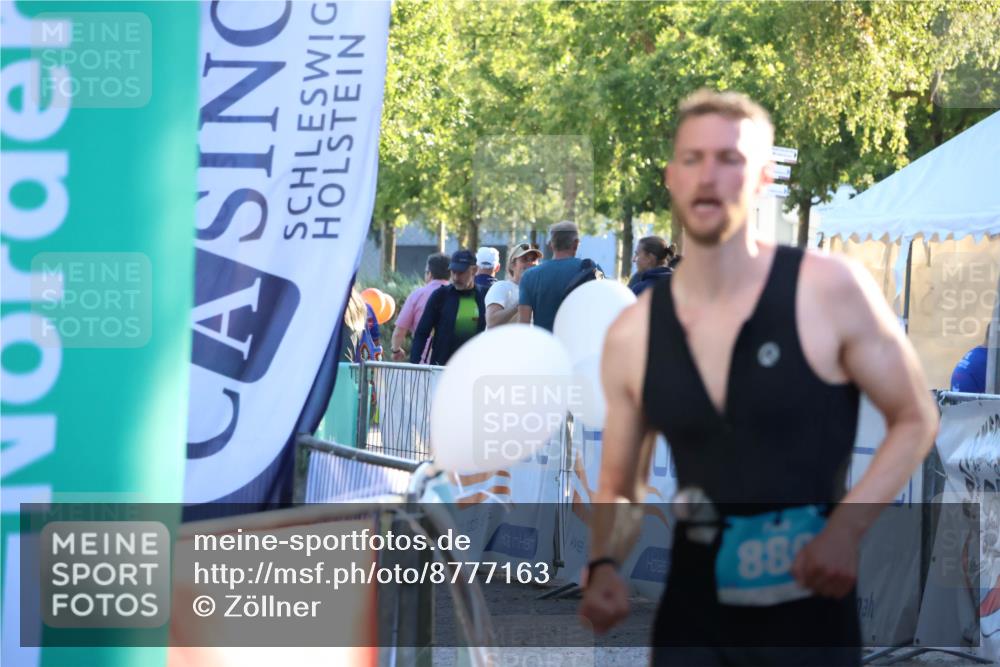 07.09.2025 - 19. Norderstedt Triathlon Zöllner http://msf.ph/oto/8777163 07.09.2025 17:13:29 Ziel 889 meine-sportfotos.de