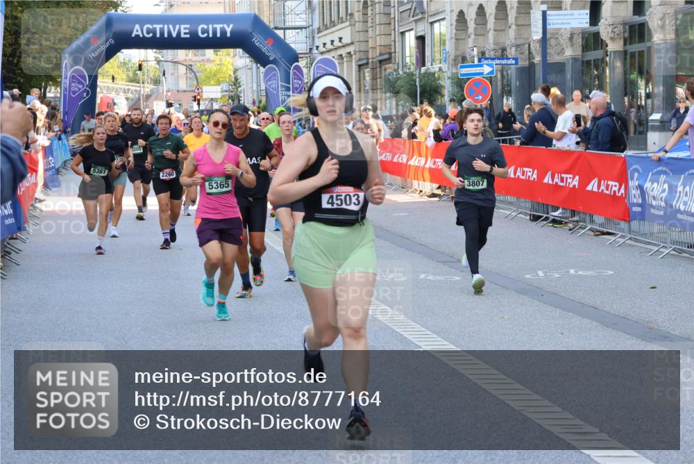 07.09.2025 - BARMER Alsterlauf Strokosch-Dieckow http://msf.ph/oto/8777164 07.09.2025 10:07:15 Ziel 2233, 2353, 2372, 2520, 2662, 2755, 2893, 2939, 2965, 3063, 3108, 3109, 3265, 3837, 3864, 3976, 4110, 4859, 4860, 5173, 5212, 5315, 5399, 5402, 5475, 5524, 5593, 5854, 5939, 6140, 6141, 6146, 6219, 6343, 8282 meine-sportfotos.de