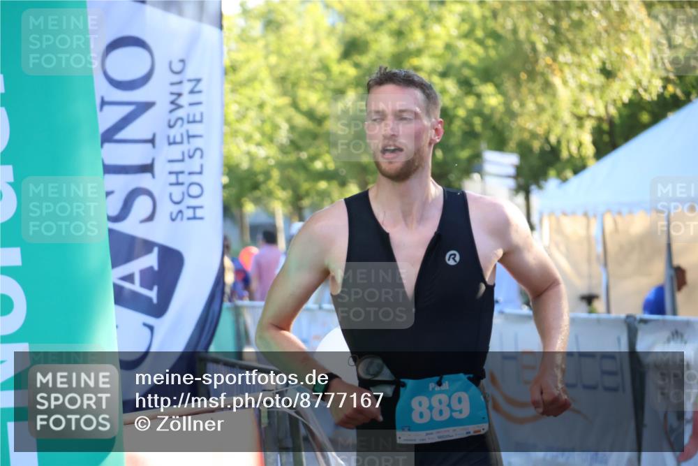 07.09.2025 - 19. Norderstedt Triathlon Zöllner http://msf.ph/oto/8777167 07.09.2025 17:13:29 Ziel 889 meine-sportfotos.de
