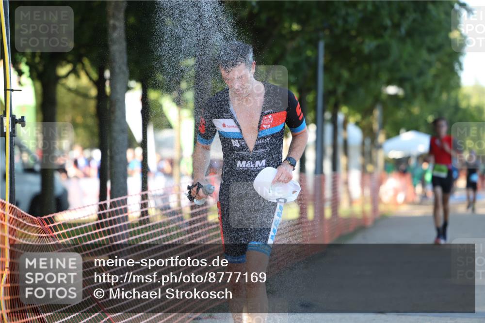 07.09.2025 - 19. Norderstedt Triathlon Michael Strokosch http://msf.ph/oto/8777169 07.09.2025 16:49:51 Laufen 376, 883, 1417, 1585, 1607 meine-sportfotos.de