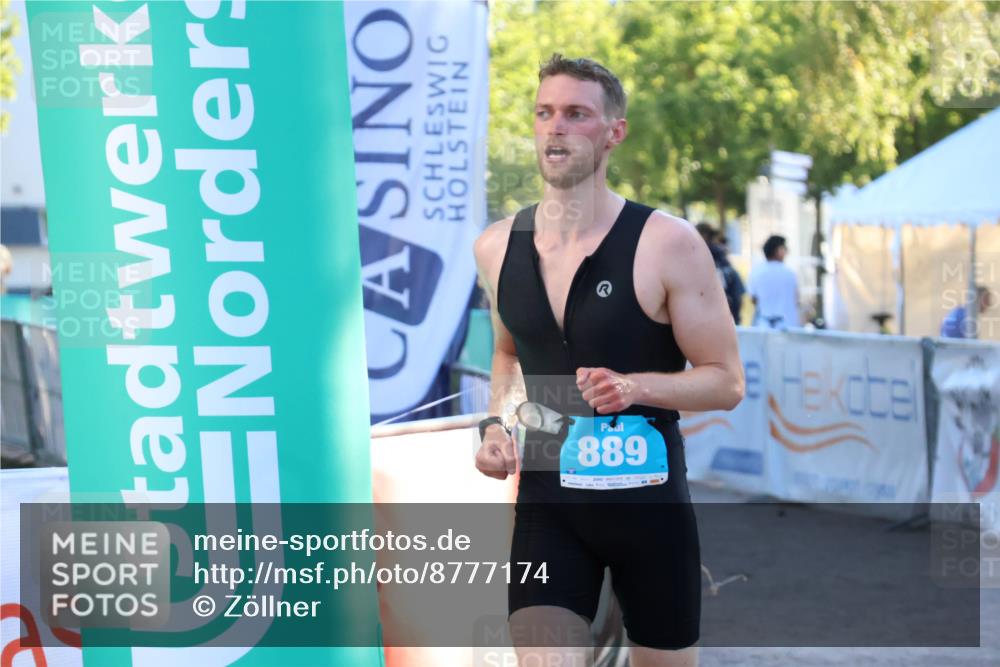 07.09.2025 - 19. Norderstedt Triathlon Zöllner http://msf.ph/oto/8777174 07.09.2025 17:13:29 Ziel 889 meine-sportfotos.de
