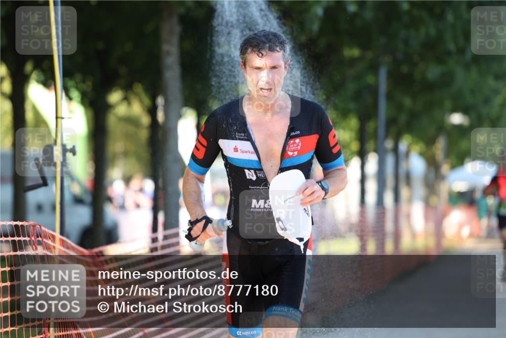 07.09.2025 - 19. Norderstedt Triathlon Michael Strokosch http://msf.ph/oto/8777180 07.09.2025 16:49:52 Laufen 376, 1417, 1585 meine-sportfotos.de