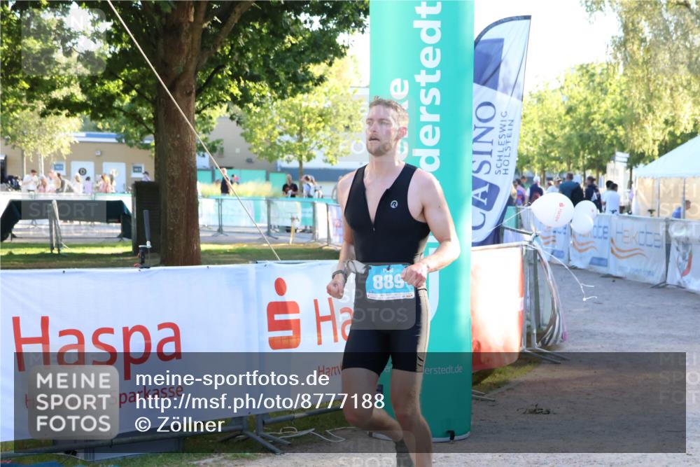 07.09.2025 - 19. Norderstedt Triathlon Zöllner http://msf.ph/oto/8777188 07.09.2025 17:13:30 Ziel 889 meine-sportfotos.de