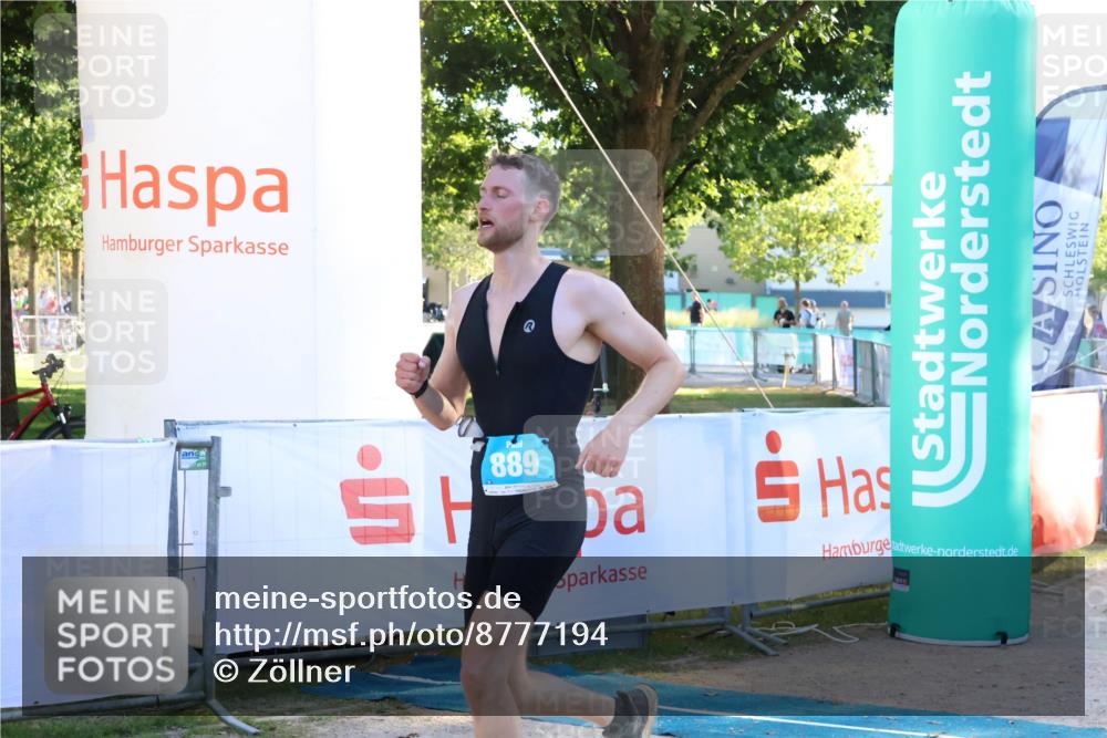 07.09.2025 - 19. Norderstedt Triathlon Zöllner http://msf.ph/oto/8777194 07.09.2025 17:13:31 Ziel 889 meine-sportfotos.de