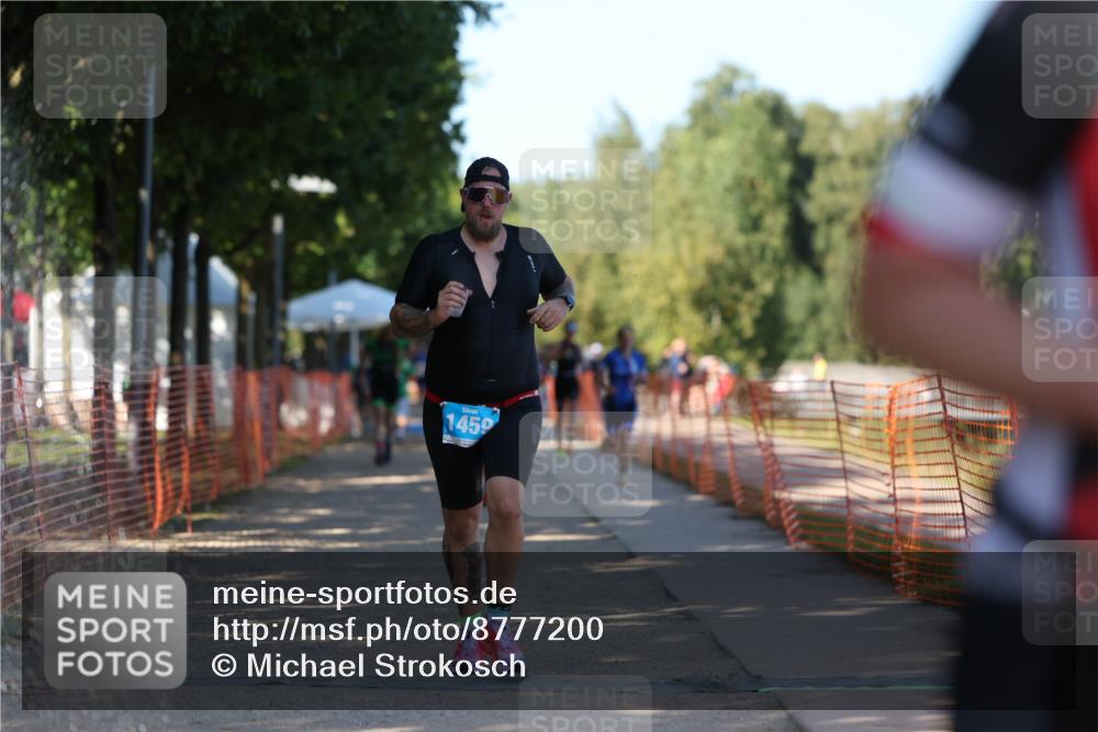 07.09.2025 - 19. Norderstedt Triathlon Michael Strokosch http://msf.ph/oto/8777200 07.09.2025 15:50:07 Laufen 377, 400, 445, 478, 1459 meine-sportfotos.de