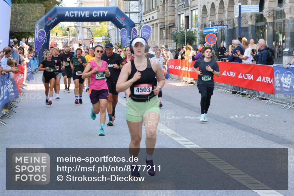 07.09.2025 - BARMER Alsterlauf Strokosch-Dieckow http://msf.ph/oto/8777211 07.09.2025 10:07:15 Ziel 2233, 2353, 2372, 2520, 2662, 2755, 2893, 2939, 2965, 3063, 3108, 3109, 3265, 3837, 3864, 3976, 4110, 4859, 4860, 5173, 5212, 5315, 5399, 5402, 5475, 5524, 5593, 5854, 5939, 6140, 6141, 6146, 6219, 6343, 8282 meine-sportfotos.de