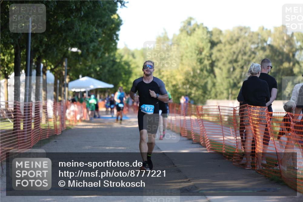 07.09.2025 - 19. Norderstedt Triathlon Michael Strokosch http://msf.ph/oto/8777221 07.09.2025 16:50:01 Laufen 1472, 1547 meine-sportfotos.de