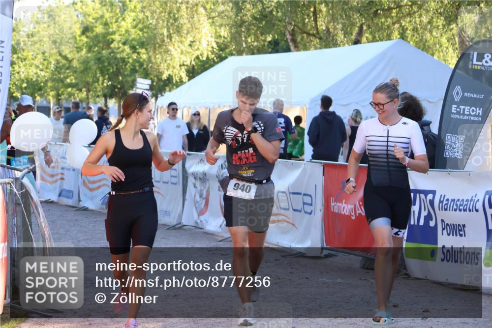 07.09.2025 - 19. Norderstedt Triathlon Zöllner http://msf.ph/oto/8777256 07.09.2025 17:14:19 Ziel 940, 1435 meine-sportfotos.de