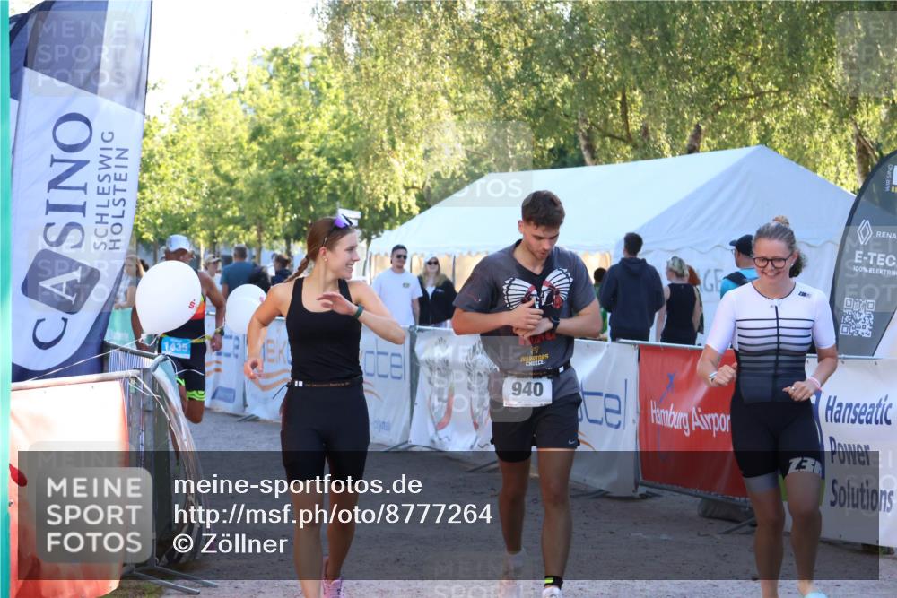 07.09.2025 - 19. Norderstedt Triathlon Zöllner http://msf.ph/oto/8777264 07.09.2025 17:14:20 Ziel 940, 1435 meine-sportfotos.de