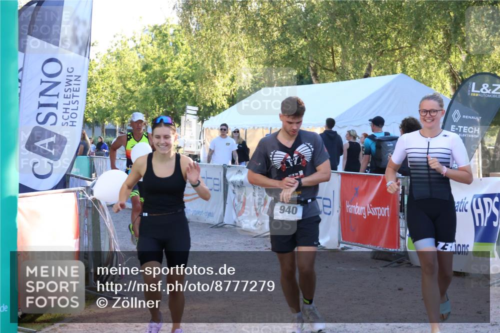 07.09.2025 - 19. Norderstedt Triathlon Zöllner http://msf.ph/oto/8777279 07.09.2025 17:14:20 Ziel 940, 1435 meine-sportfotos.de