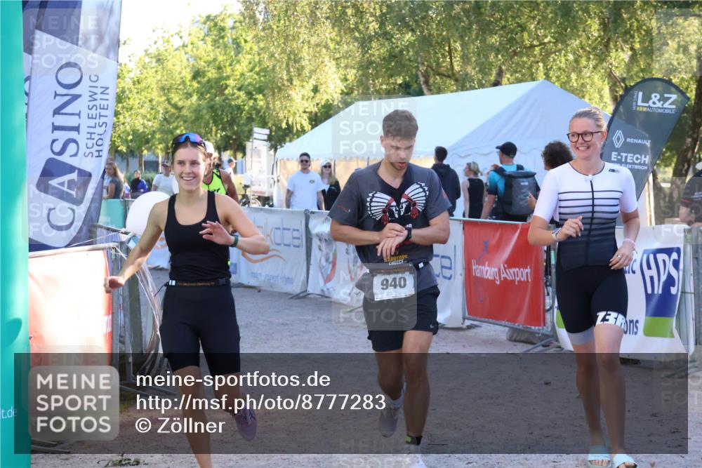 07.09.2025 - 19. Norderstedt Triathlon Zöllner http://msf.ph/oto/8777283 07.09.2025 17:14:20 Ziel 940, 1435 meine-sportfotos.de