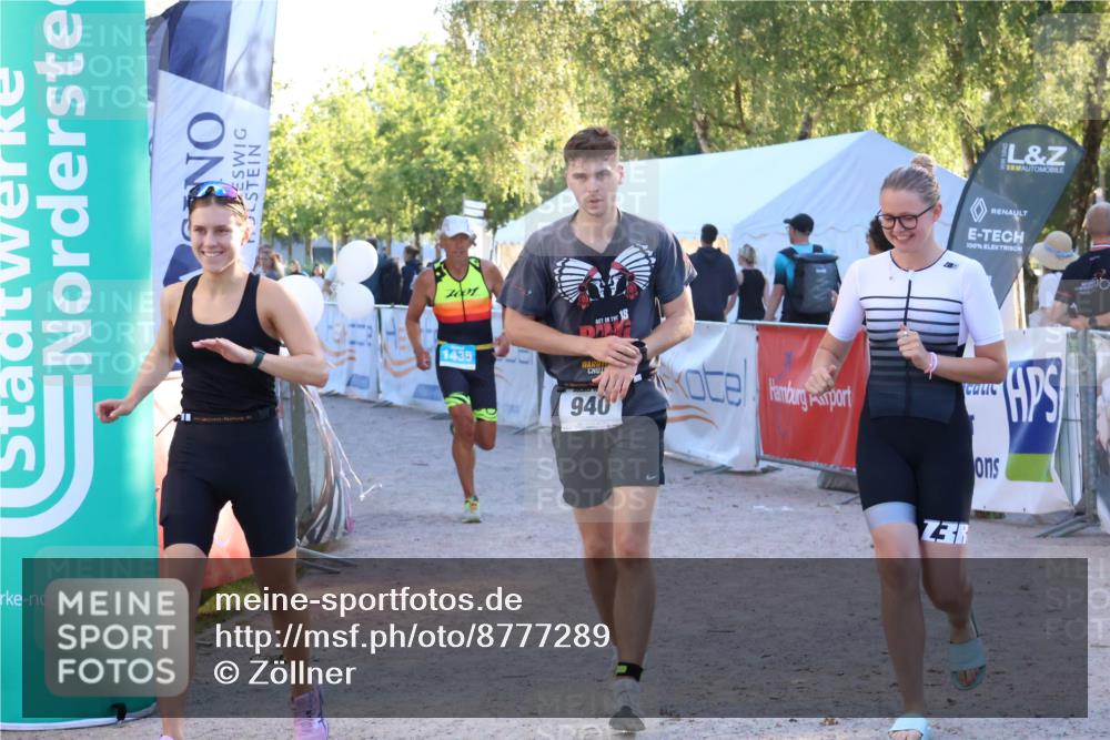 07.09.2025 - 19. Norderstedt Triathlon Zöllner http://msf.ph/oto/8777289 07.09.2025 17:14:21 Ziel 940, 1435 meine-sportfotos.de