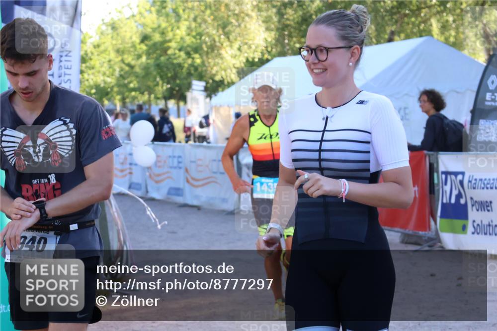 07.09.2025 - 19. Norderstedt Triathlon Zöllner http://msf.ph/oto/8777297 07.09.2025 17:14:23 Ziel 940, 1435, 1472 meine-sportfotos.de