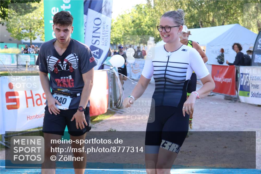 07.09.2025 - 19. Norderstedt Triathlon Zöllner http://msf.ph/oto/8777314 07.09.2025 17:14:23 Ziel 940, 1435, 1472 meine-sportfotos.de