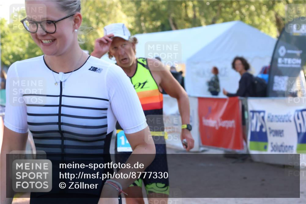 07.09.2025 - 19. Norderstedt Triathlon Zöllner http://msf.ph/oto/8777330 07.09.2025 17:14:24 Ziel 940, 1435, 1472 meine-sportfotos.de