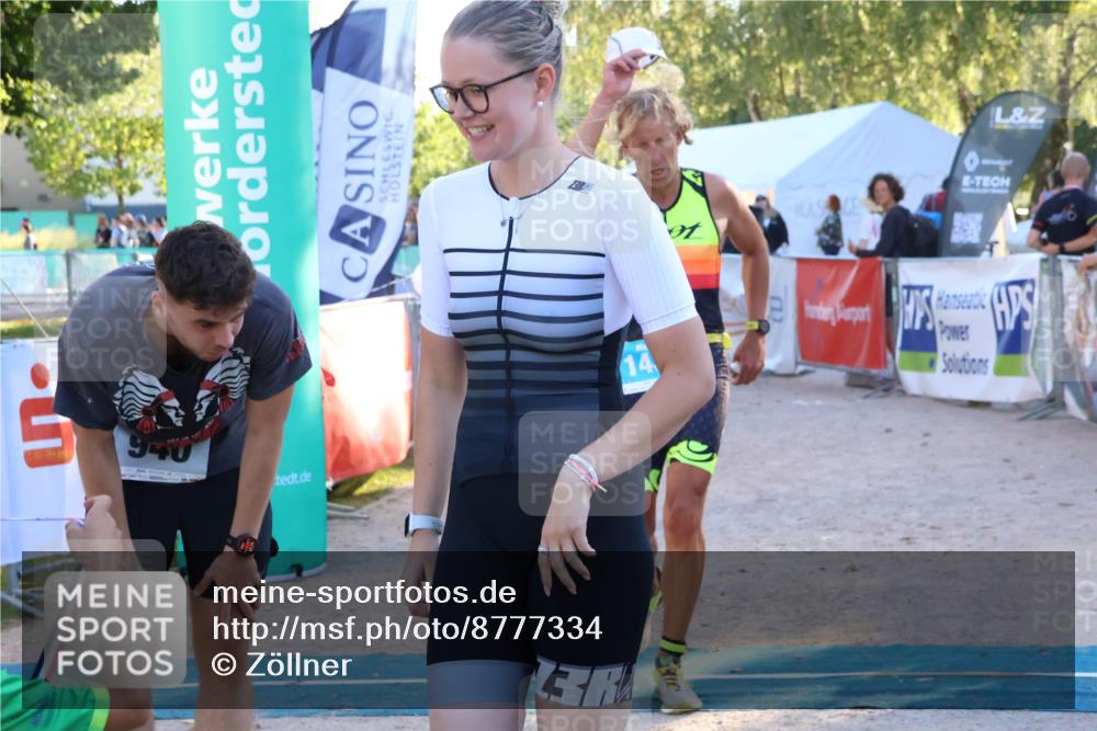 07.09.2025 - 19. Norderstedt Triathlon Zöllner http://msf.ph/oto/8777334 07.09.2025 17:14:25 Ziel 940, 1435, 1472 meine-sportfotos.de