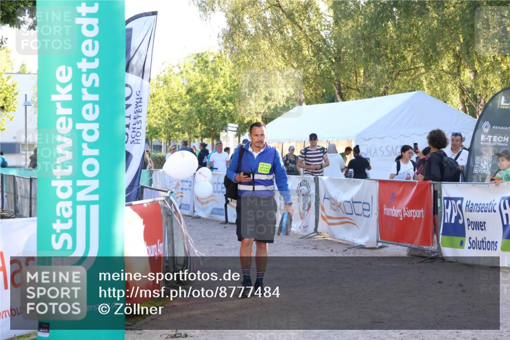 07.09.2025 - 19. Norderstedt Triathlon Zöllner http://msf.ph/oto/8777484 07.09.2025 17:15:19 Ziel  meine-sportfotos.de