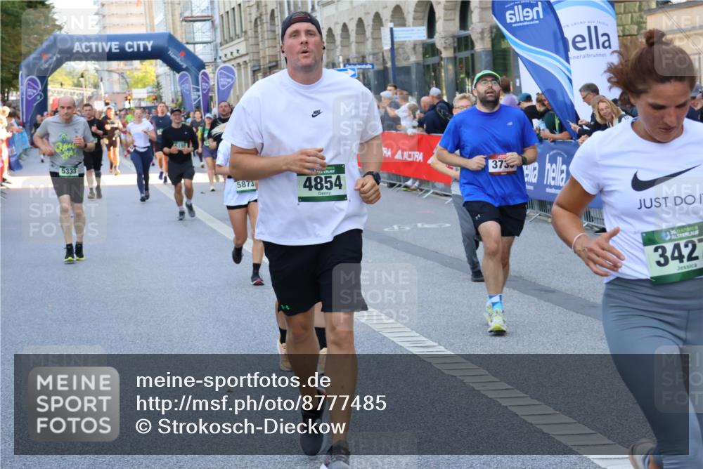 07.09.2025 - BARMER Alsterlauf Strokosch-Dieckow http://msf.ph/oto/8777485 07.09.2025 10:07:05 Ziel 2109, 2110, 2218, 2233, 2353, 2520, 2637, 2662, 2893, 2939, 2962, 3108, 3109, 3196, 3265, 3274, 3343, 3782, 3820, 3864, 4061, 4063, 4110, 4309, 4859, 4957, 5060, 5399, 5524, 5593, 5854, 5932, 6061, 6140, 8282 meine-sportfotos.de
