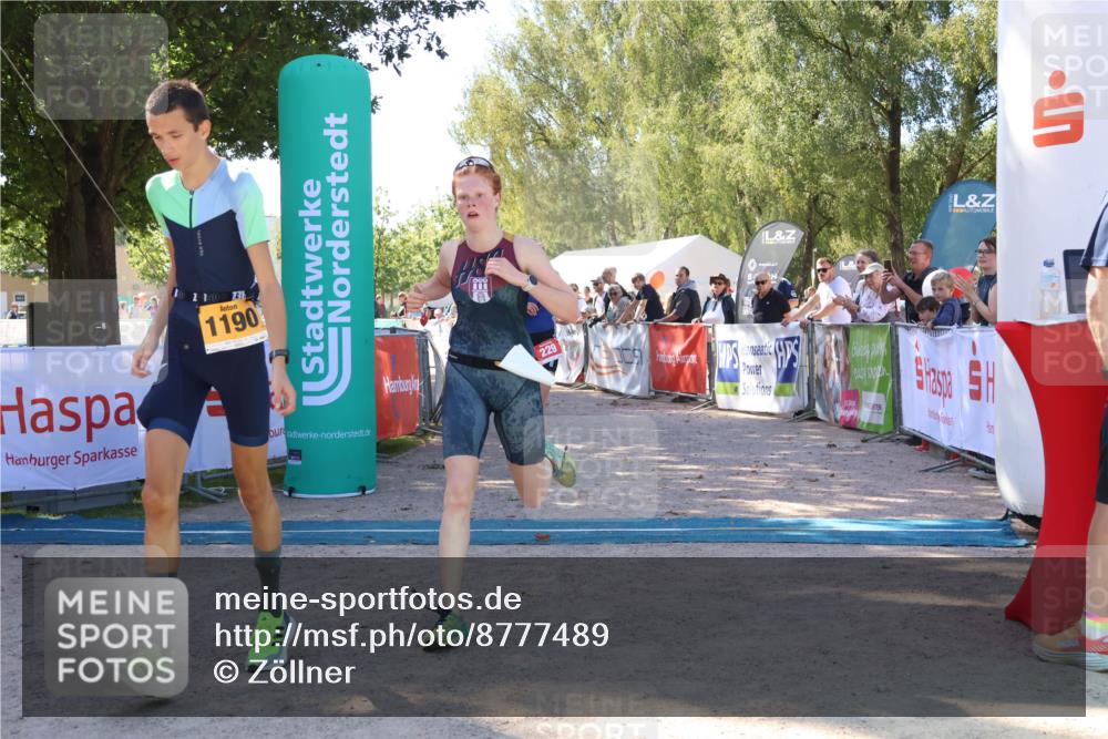 07.09.2025 - 19. Norderstedt Triathlon Zöllner http://msf.ph/oto/8777489 07.09.2025 12:13:53 Ziel 229, 1182, 1190 meine-sportfotos.de