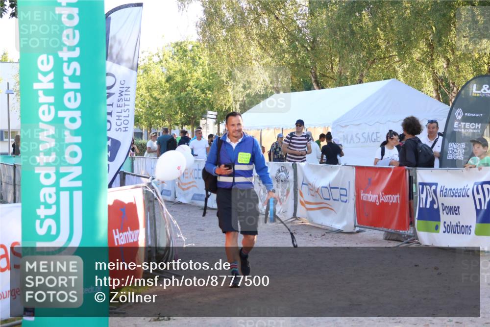 07.09.2025 - 19. Norderstedt Triathlon Zöllner http://msf.ph/oto/8777500 07.09.2025 17:15:19 Ziel  meine-sportfotos.de