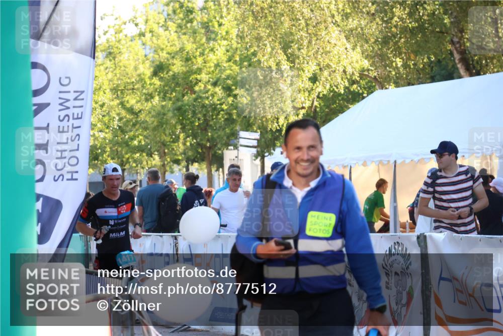 07.09.2025 - 19. Norderstedt Triathlon Zöllner http://msf.ph/oto/8777512 07.09.2025 17:15:20 Ziel  meine-sportfotos.de