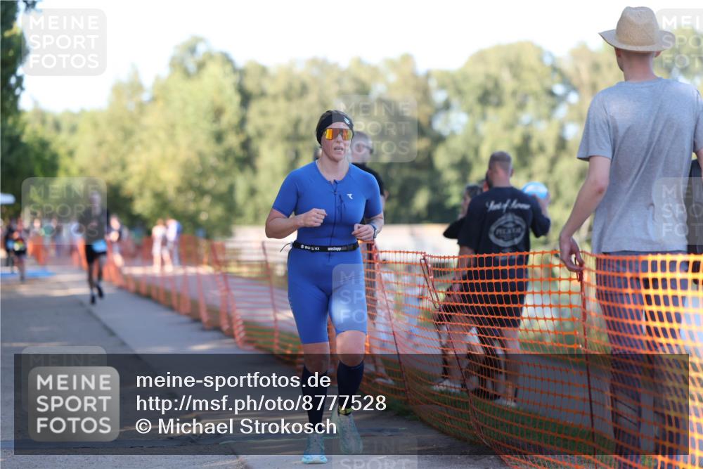 07.09.2025 - 19. Norderstedt Triathlon Michael Strokosch http://msf.ph/oto/8777528 07.09.2025 16:51:49 Laufen 432, 1446, 1454 meine-sportfotos.de