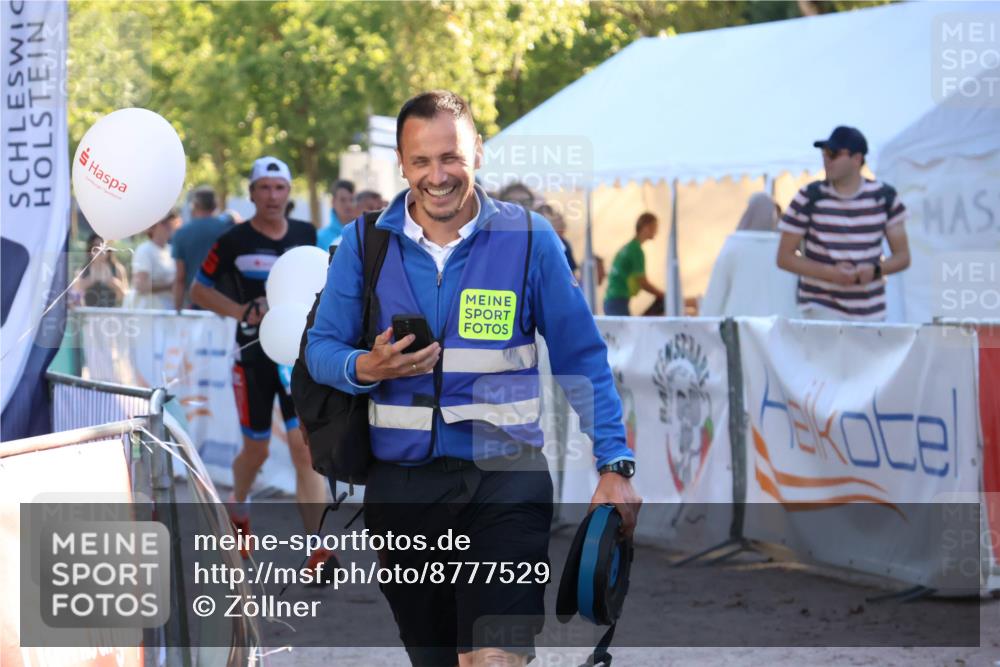 07.09.2025 - 19. Norderstedt Triathlon Zöllner http://msf.ph/oto/8777529 07.09.2025 17:15:21 Ziel 1417 meine-sportfotos.de
