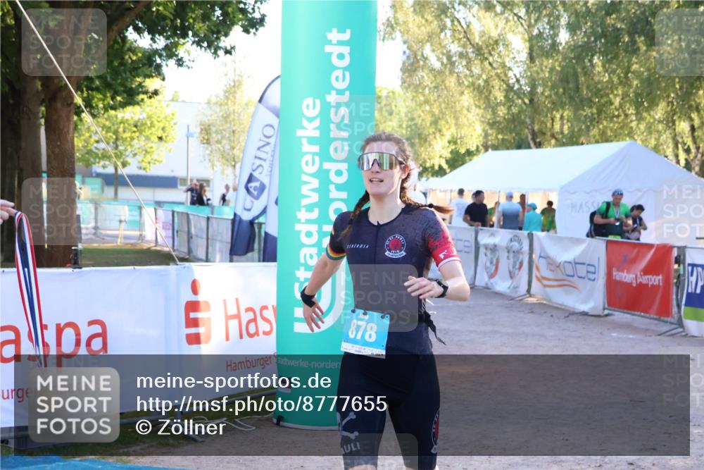 07.09.2025 - 19. Norderstedt Triathlon Zöllner http://msf.ph/oto/8777655 07.09.2025 17:15:52 Ziel 878 meine-sportfotos.de