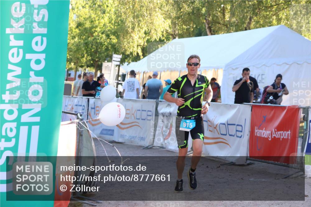 07.09.2025 - 19. Norderstedt Triathlon Zöllner http://msf.ph/oto/8777661 07.09.2025 17:15:56 Ziel 878, 915 meine-sportfotos.de