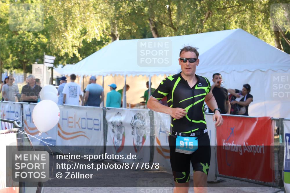 07.09.2025 - 19. Norderstedt Triathlon Zöllner http://msf.ph/oto/8777678 07.09.2025 17:15:57 Ziel 878, 915 meine-sportfotos.de