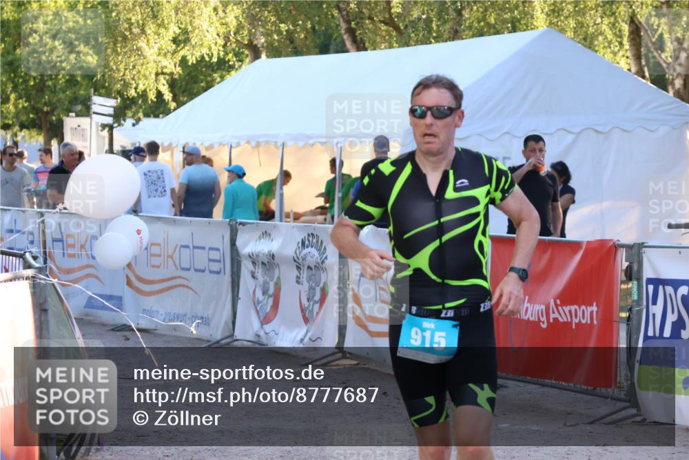 07.09.2025 - 19. Norderstedt Triathlon Zöllner http://msf.ph/oto/8777687 07.09.2025 17:15:57 Ziel 878, 915 meine-sportfotos.de