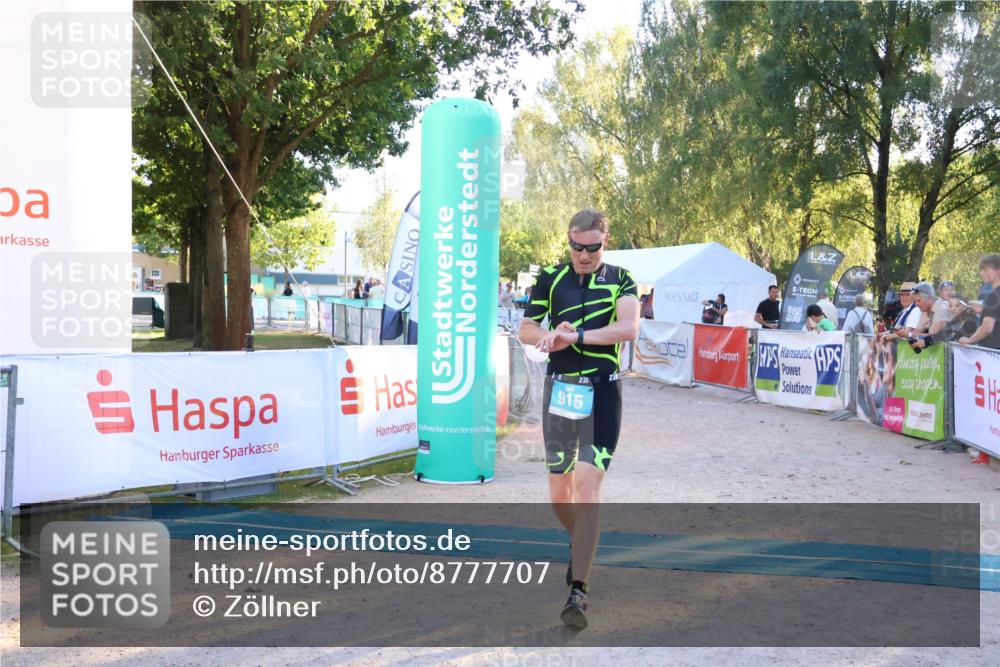 07.09.2025 - 19. Norderstedt Triathlon Zöllner http://msf.ph/oto/8777707 07.09.2025 17:15:59 Ziel 915 meine-sportfotos.de