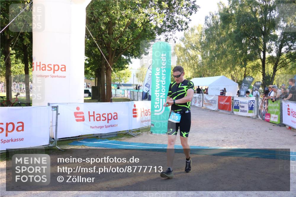 07.09.2025 - 19. Norderstedt Triathlon Zöllner http://msf.ph/oto/8777713 07.09.2025 17:15:59 Ziel 915 meine-sportfotos.de