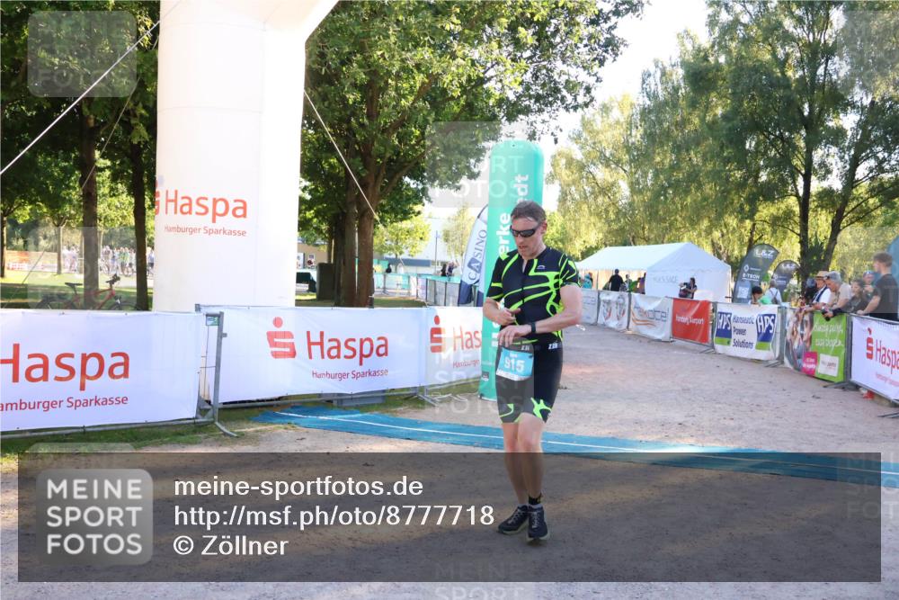 07.09.2025 - 19. Norderstedt Triathlon Zöllner http://msf.ph/oto/8777718 07.09.2025 17:15:59 Ziel 915 meine-sportfotos.de