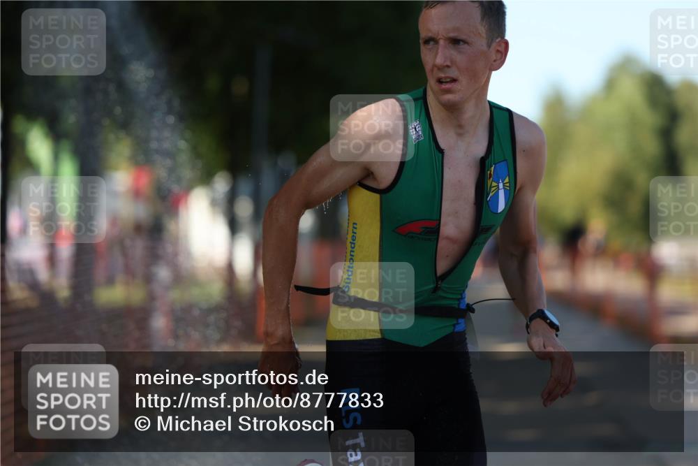 07.09.2025 - 19. Norderstedt Triathlon Michael Strokosch http://msf.ph/oto/8777833 07.09.2025 15:52:02 Laufen 449, 1506 meine-sportfotos.de
