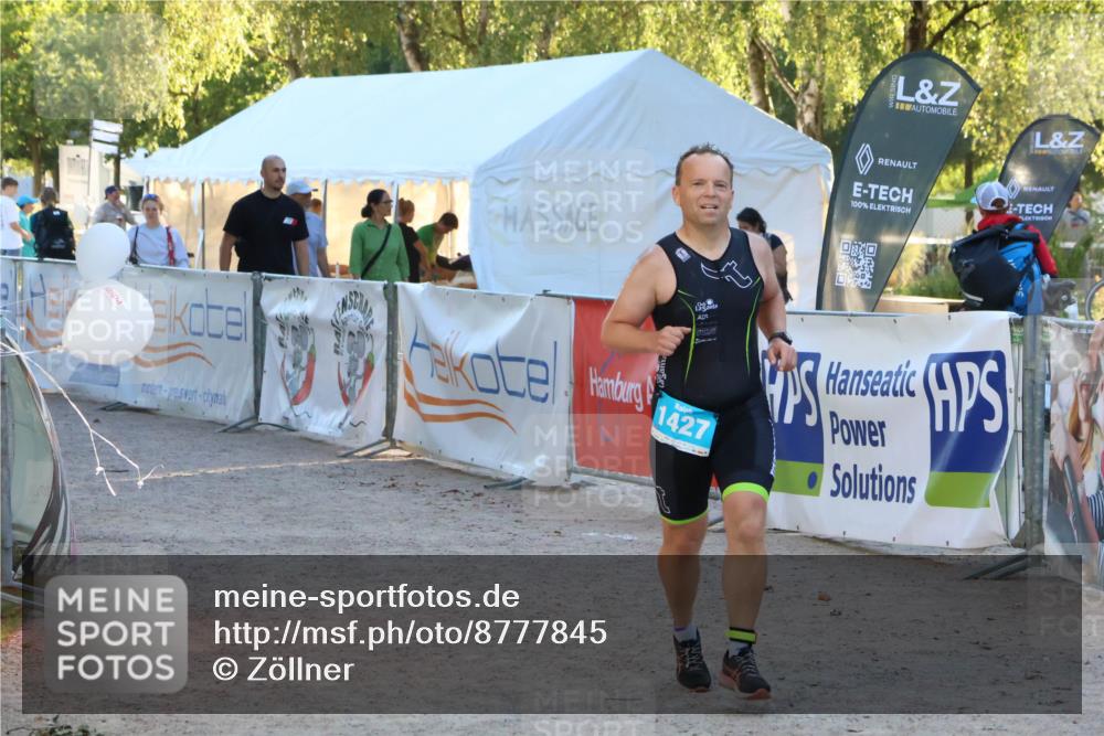 07.09.2025 - 19. Norderstedt Triathlon Zöllner http://msf.ph/oto/8777845 07.09.2025 17:16:57 Ziel 1427 meine-sportfotos.de