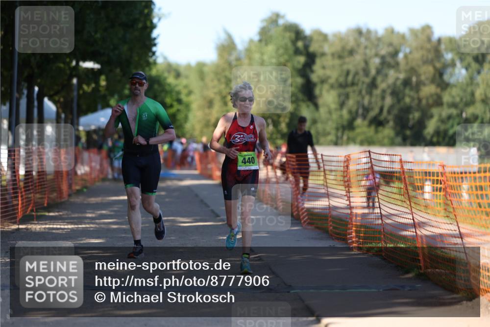 07.09.2025 - 19. Norderstedt Triathlon Michael Strokosch http://msf.ph/oto/8777906 07.09.2025 15:52:15 Laufen 440, 463, 1494 meine-sportfotos.de
