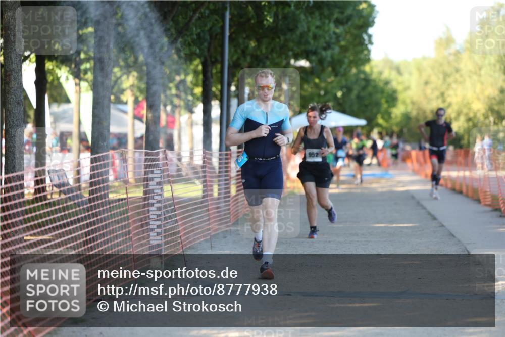 07.09.2025 - 19. Norderstedt Triathlon Michael Strokosch http://msf.ph/oto/8777938 07.09.2025 16:53:26 Laufen 386, 885, 952 meine-sportfotos.de