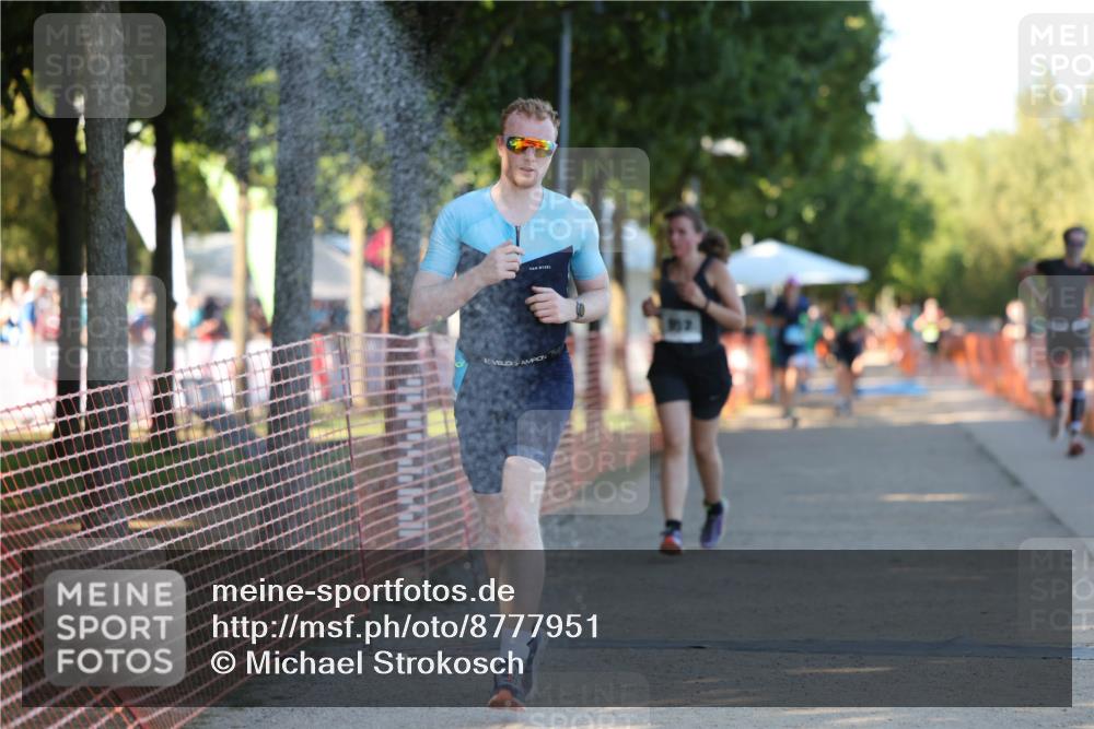 07.09.2025 - 19. Norderstedt Triathlon Michael Strokosch http://msf.ph/oto/8777951 07.09.2025 16:53:27 Laufen 386, 885, 952 meine-sportfotos.de
