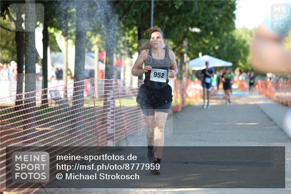 07.09.2025 - 19. Norderstedt Triathlon Michael Strokosch http://msf.ph/oto/8777959 07.09.2025 16:53:30 Laufen 386, 885, 952 meine-sportfotos.de