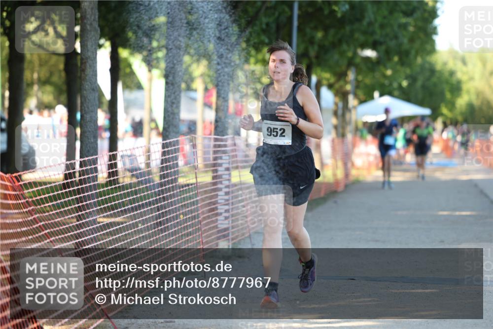 07.09.2025 - 19. Norderstedt Triathlon Michael Strokosch http://msf.ph/oto/8777967 07.09.2025 16:53:30 Laufen 386, 885, 952 meine-sportfotos.de