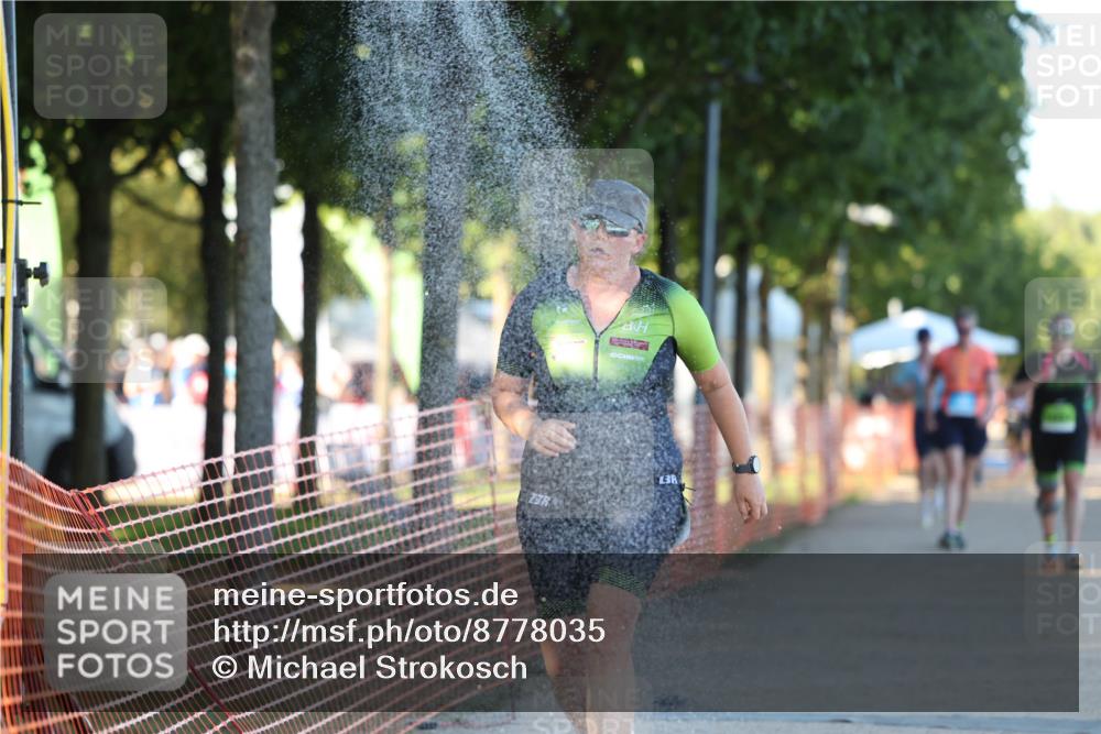 07.09.2025 - 19. Norderstedt Triathlon Michael Strokosch http://msf.ph/oto/8778035 07.09.2025 16:53:48 Laufen 405, 454, 1083 meine-sportfotos.de