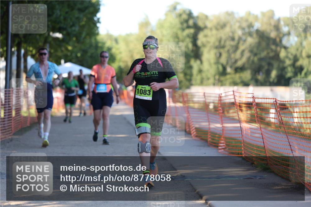 07.09.2025 - 19. Norderstedt Triathlon Michael Strokosch http://msf.ph/oto/8778058 07.09.2025 16:53:52 Laufen 390, 405, 1083 meine-sportfotos.de